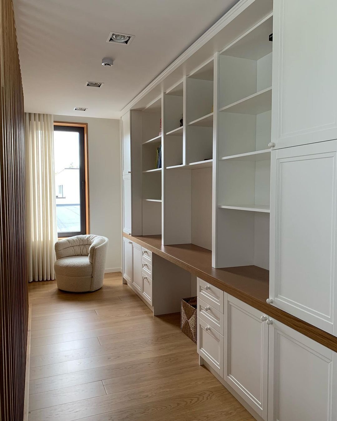 Private residence, Staircase, doors and fitted joinery — project image 4
