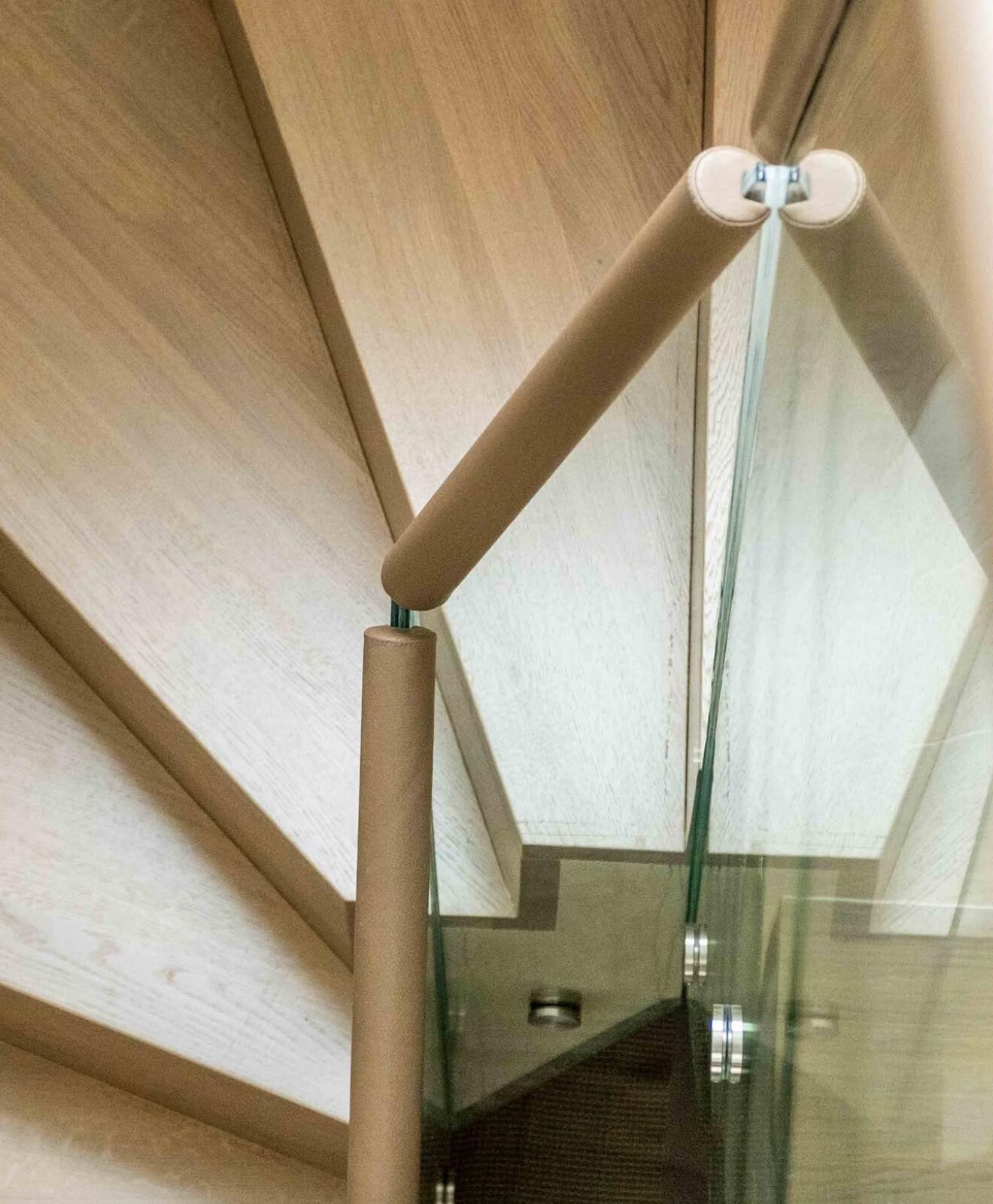 Private residence, Bespoke furniture and staircase detailing — project image 4