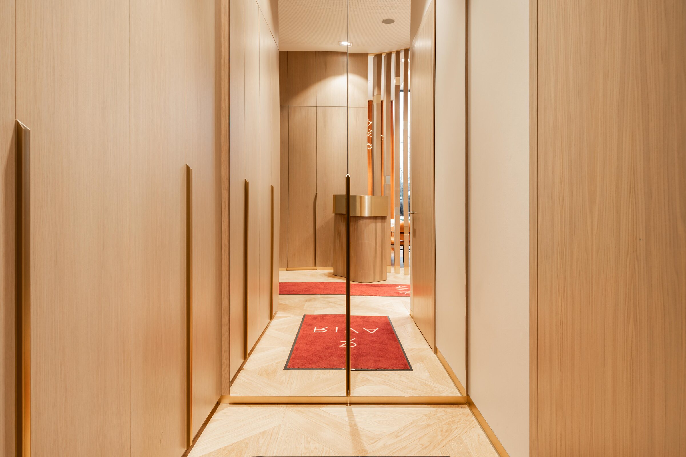 RIVA restaurant, Complete bespoke commercial interior